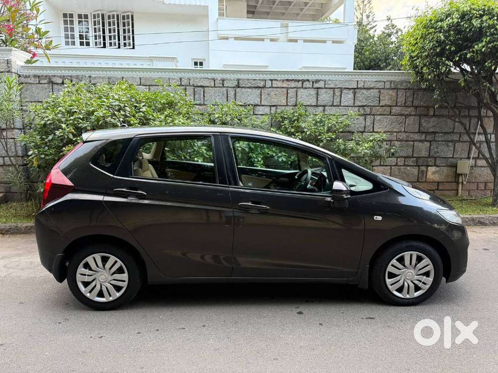Honda Jazz 2015 Sv Diesel  86,000 Km  2nd Owner