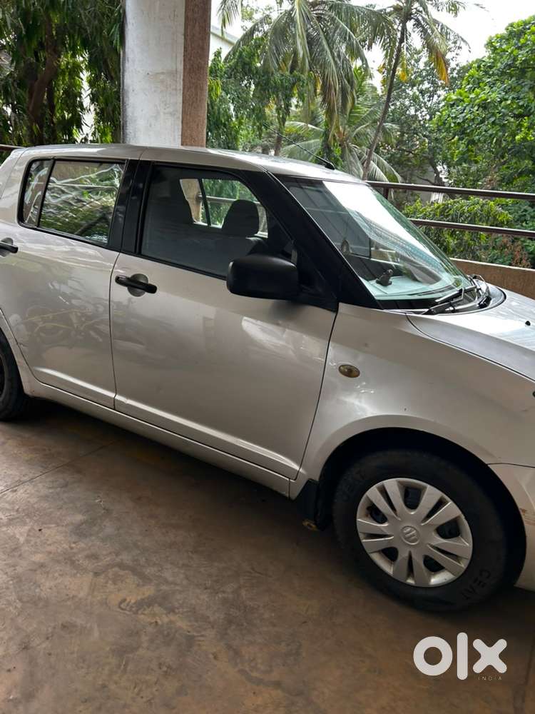 Maruti Swift Vxi 2009 Year Silver Colour