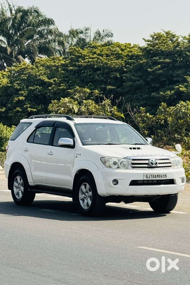 Toyota Fortuner 4x2 Mt 2.8 Diesel, 2011, Diesel