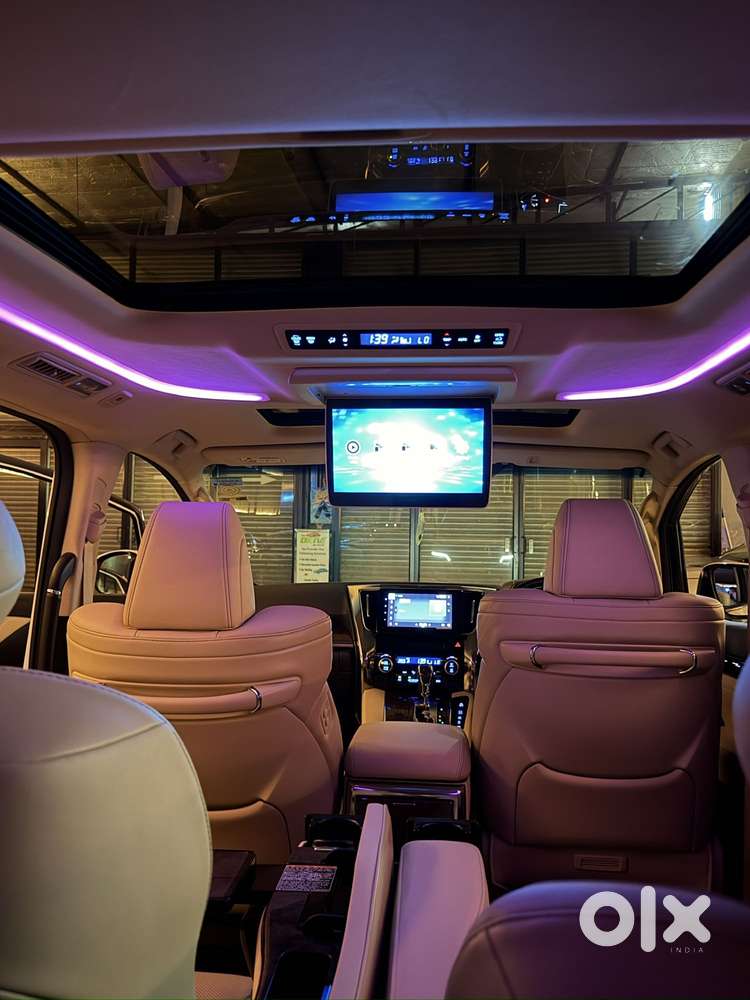 Toyota Vellfire Vip – Executive Lounge, 2022, Petrol