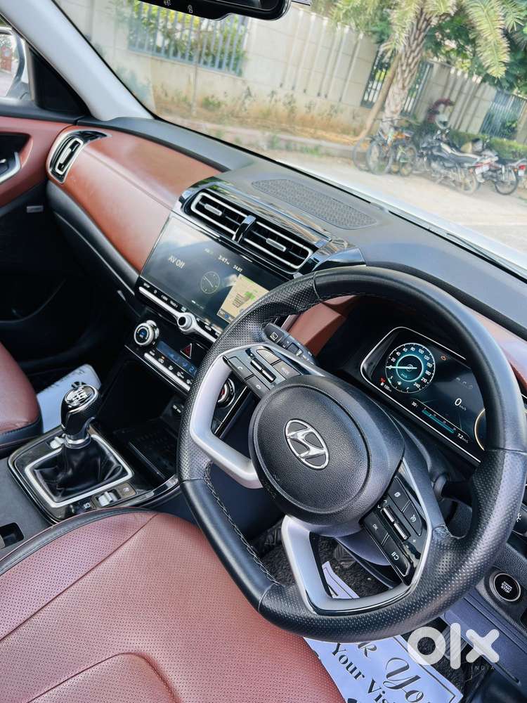 Hyundai Alcazar Signature, 2022, Petrol