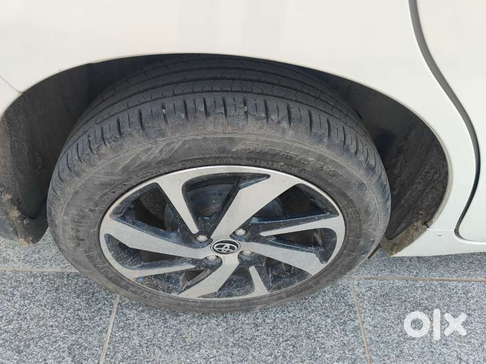 Toyota Glanza 1.2 V, 2024, Petrol