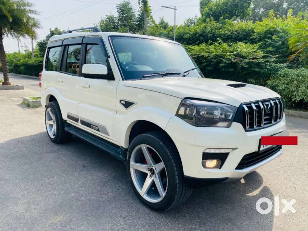 Mahindra Scorpio Classic, 2023, Diesel