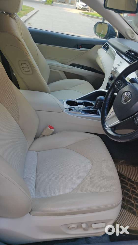 Toyota Camry Hybrid, 2019, Petrol