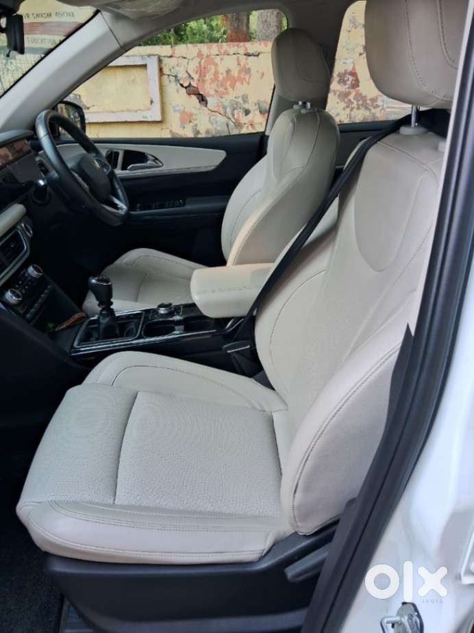 Mahindra Xuv700 2.2 Ax 7 Diesel Mt Luxury Pack Str, 2024, Diesel