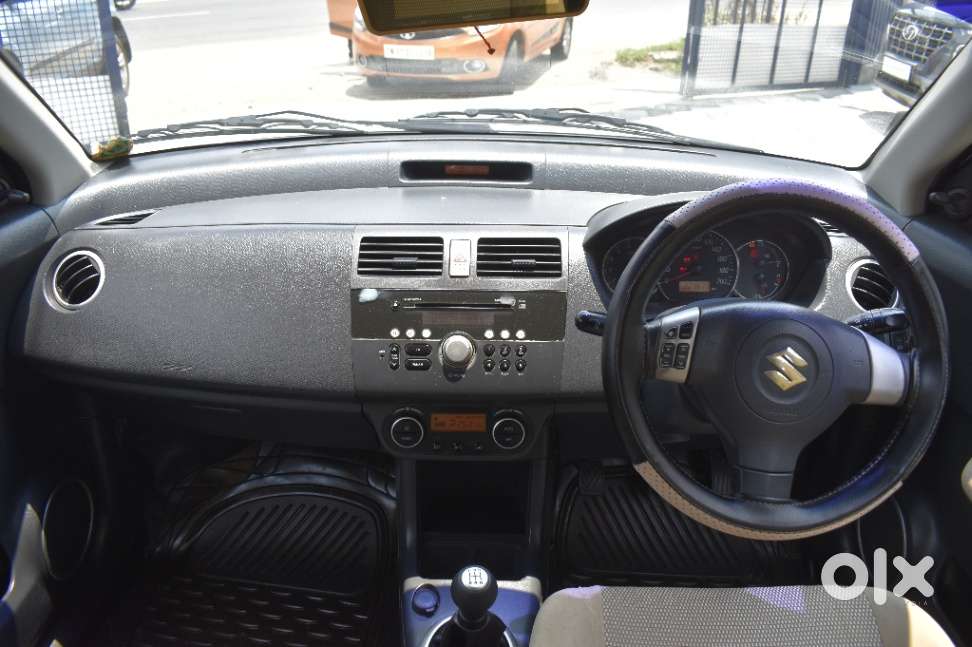 Maruti Suzuki Swift Dzire 1.2 Zxi Bsiv, 2011, Petrol