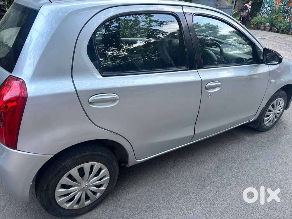 Toyota Etios Liva 2011-2012 G, 2011, Petrol