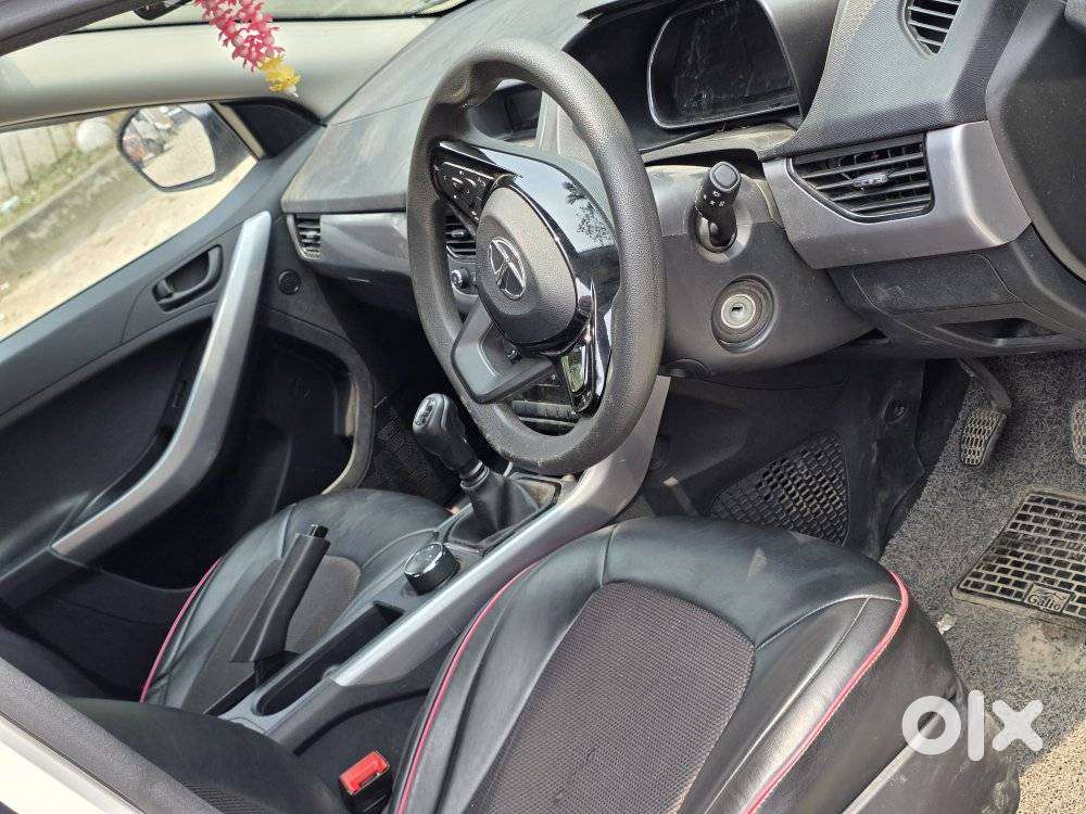 Tata Nexon 1.2 Revotron Xm (s), 2022, Petrol