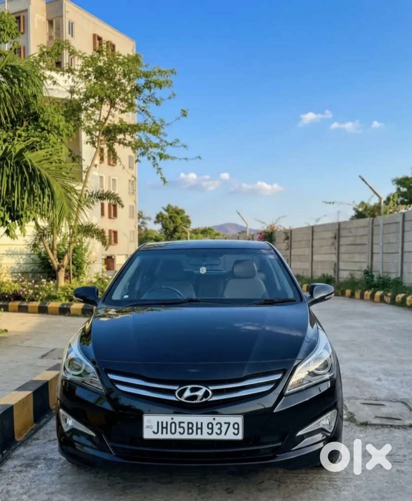 Hyundai Verna – Midnight Black (diesel, Top Model