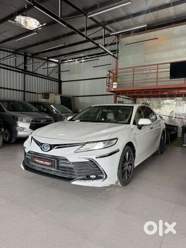 Toyota Camry Hybrid, 2024, Cng & Hybrids