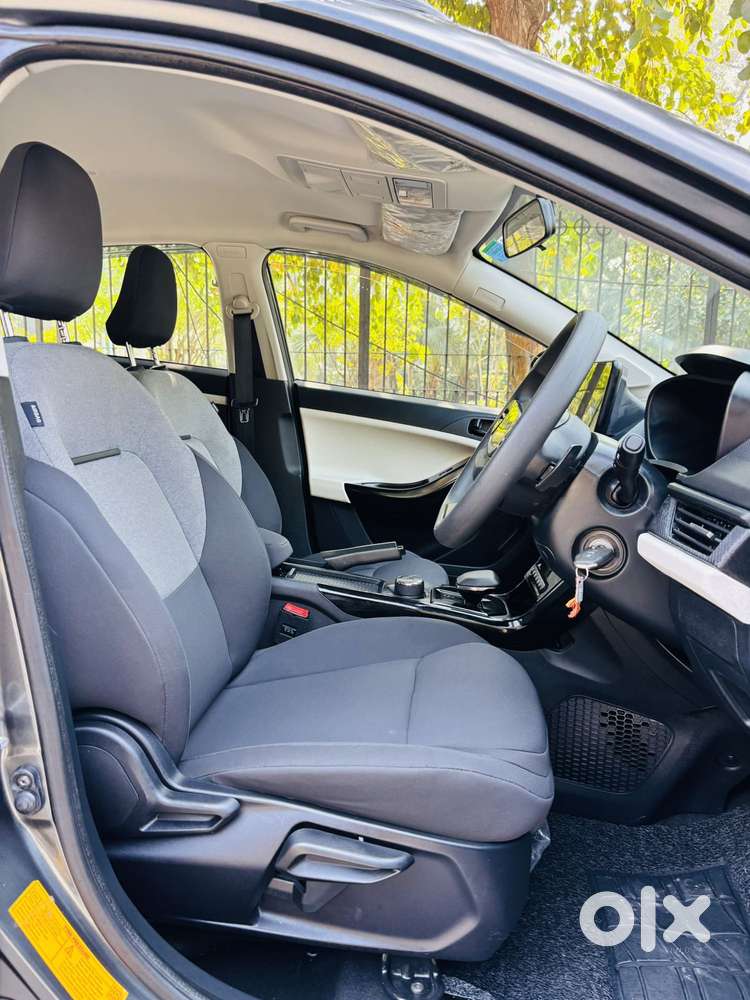 Tata Nexon Pure (s) 1.2 Petrol 6amt, 2025, Petrol