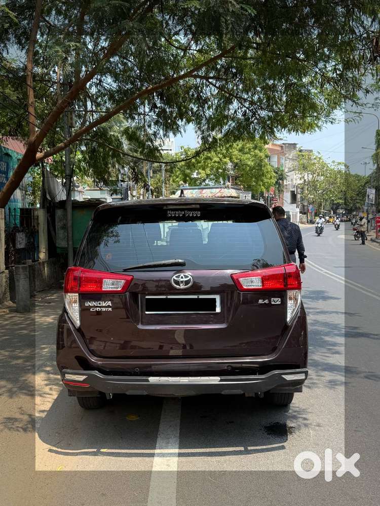 2018 Toyota Innova Crysta V 2.4 Mt 7 Seater Diesal