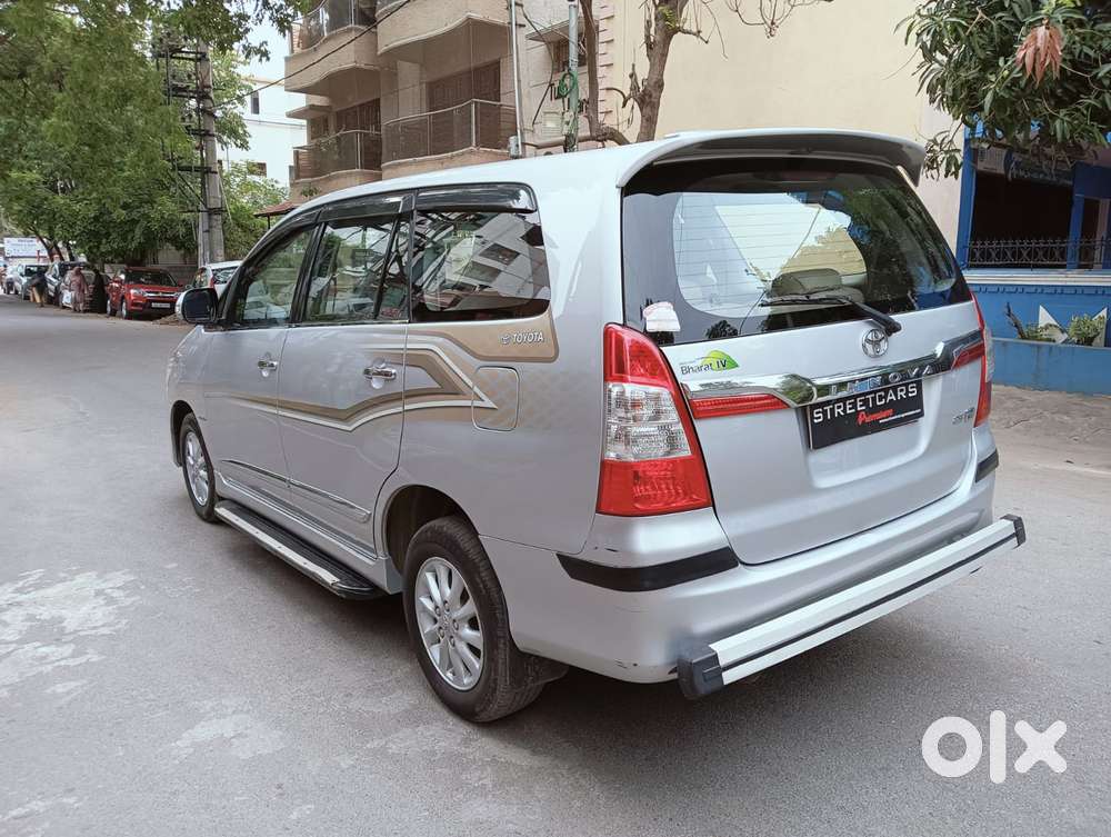 Toyota Innova 2.5 Z Diesel 7 Seater Bs Iv, 2014, Diesel