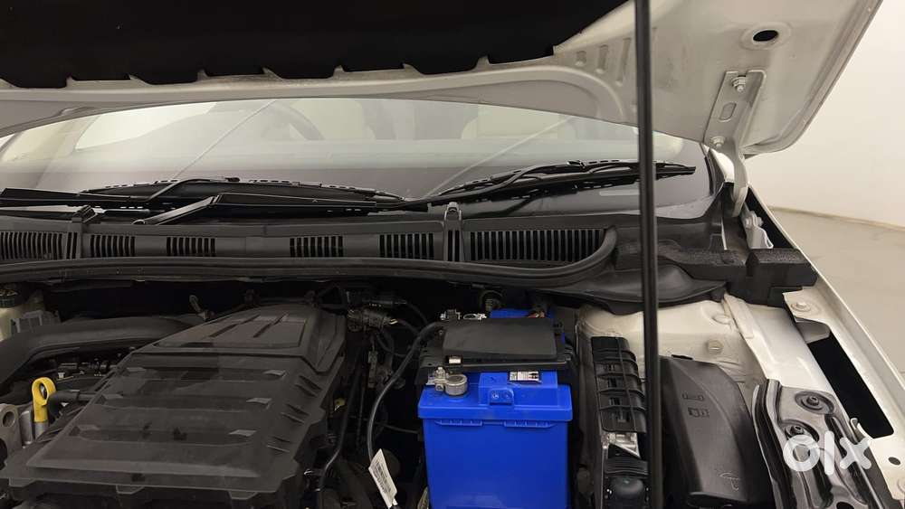 Skoda Slavia Style 1.0l Tsi Mt, 2023, Petrol