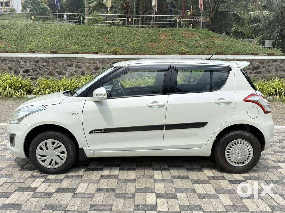 Maruti Suzuki Swift Vxi Optional, 2016, Petrol