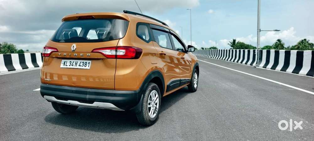 Renault Triber Rxt, 2022, Petrol