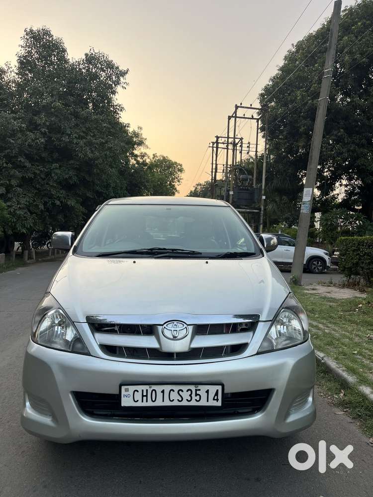 Toyota Innova 2004-2011 2.5 V Diesel 8-seater, 2008, Diesel