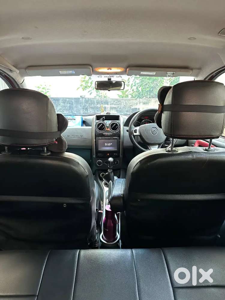 Renault Duster 4 × 4 Manual Diesel.