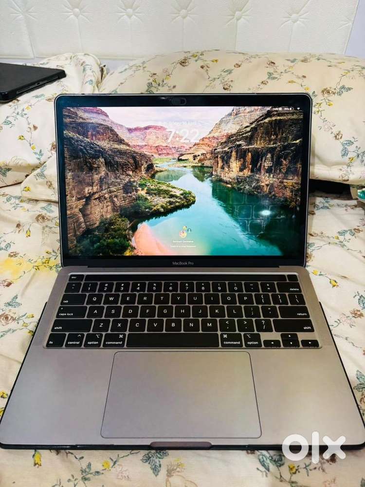 Macbook Pro 13'inch - 16/512 (intel) - Computers & Laptops in