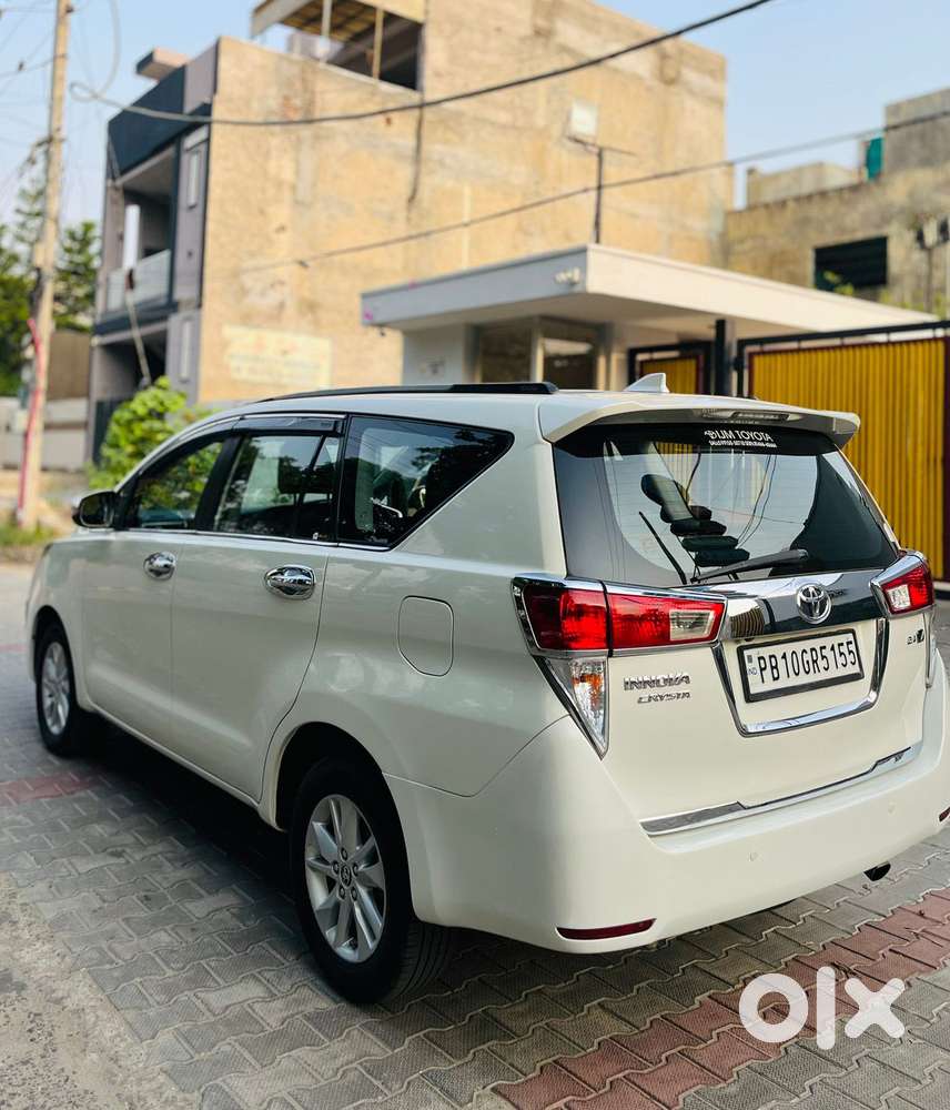 Toyota Innova Crysta 2.4 Vx Mt 8s, 2017, Diesel