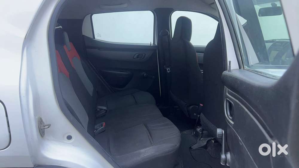 Renault Kwid 2019-ongoing 1.0 Rxt Amt (o), 2017, Petrol
