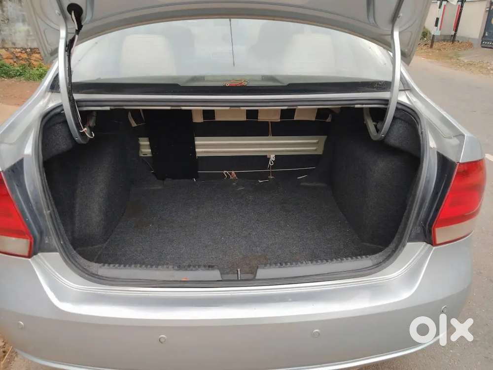 Volkswagen Vento 2011 Petrol 87000 Km Driven