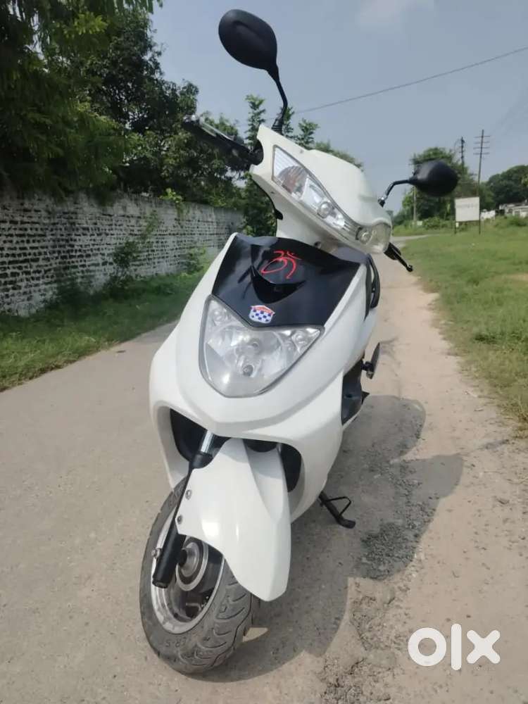 2024 Okinawa R30 Electric Scooter with new lithium battery