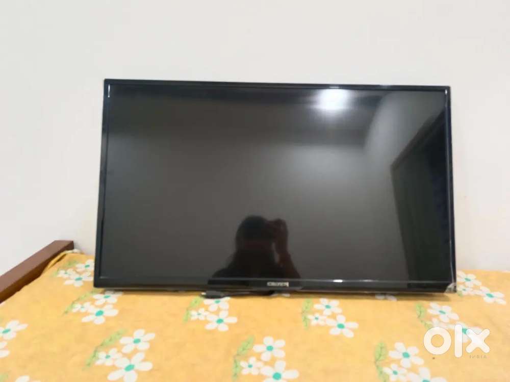 TV of crown company just for 6000