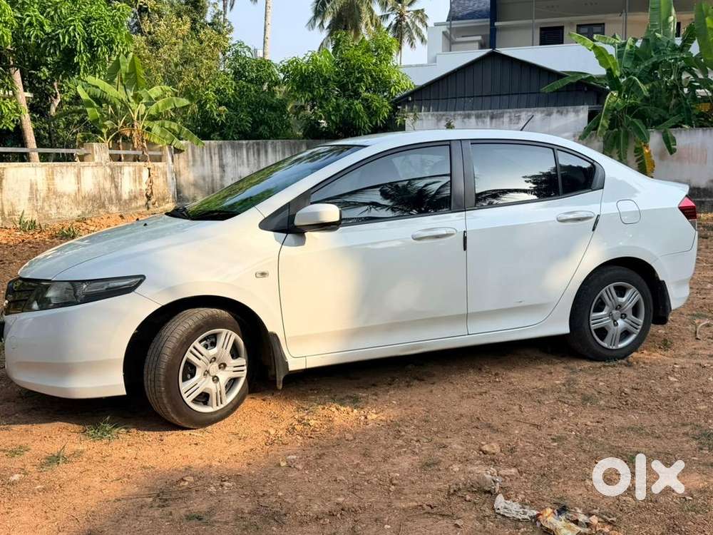 Honda City 2010 Petrol Well Maintained.