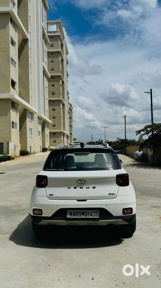 Hyundai Venue 2020 Petrol Well Maintained