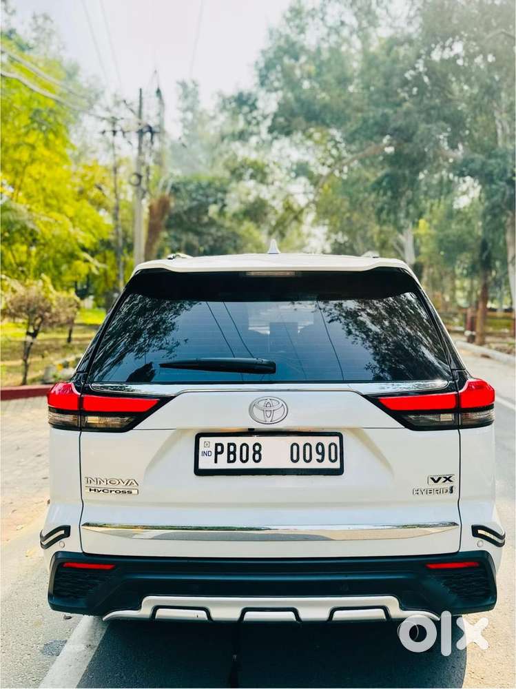 Toyota Innova Hycross 2.0 Vx Hybrid 7 Str, 2023, Petrol