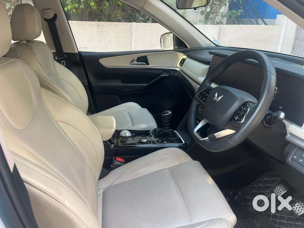 Mahindra Xuv700 2.2 Ax 7 Diesel Mt Str, 2025, Diesel