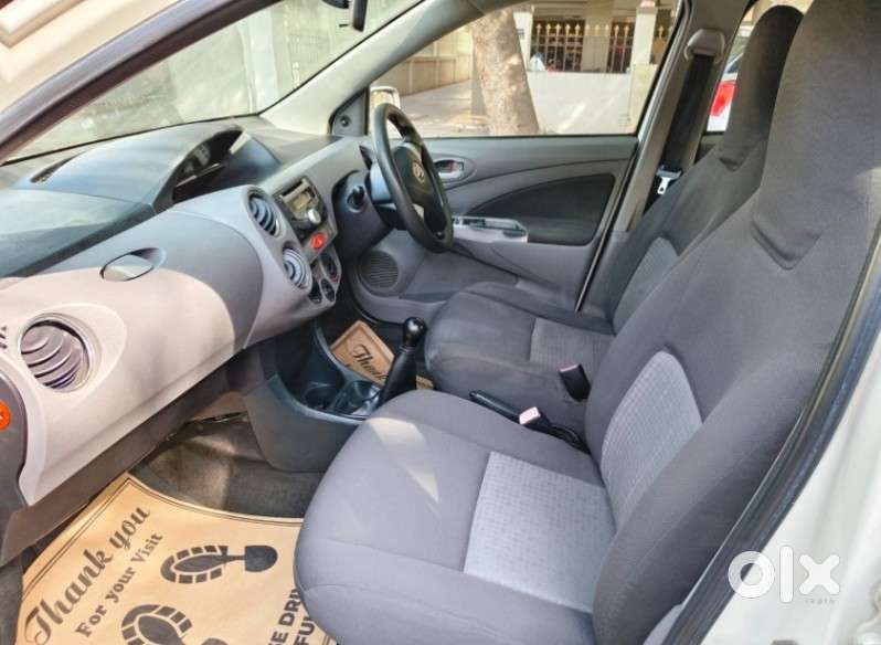 Toyota Etios V, 2011, Petrol