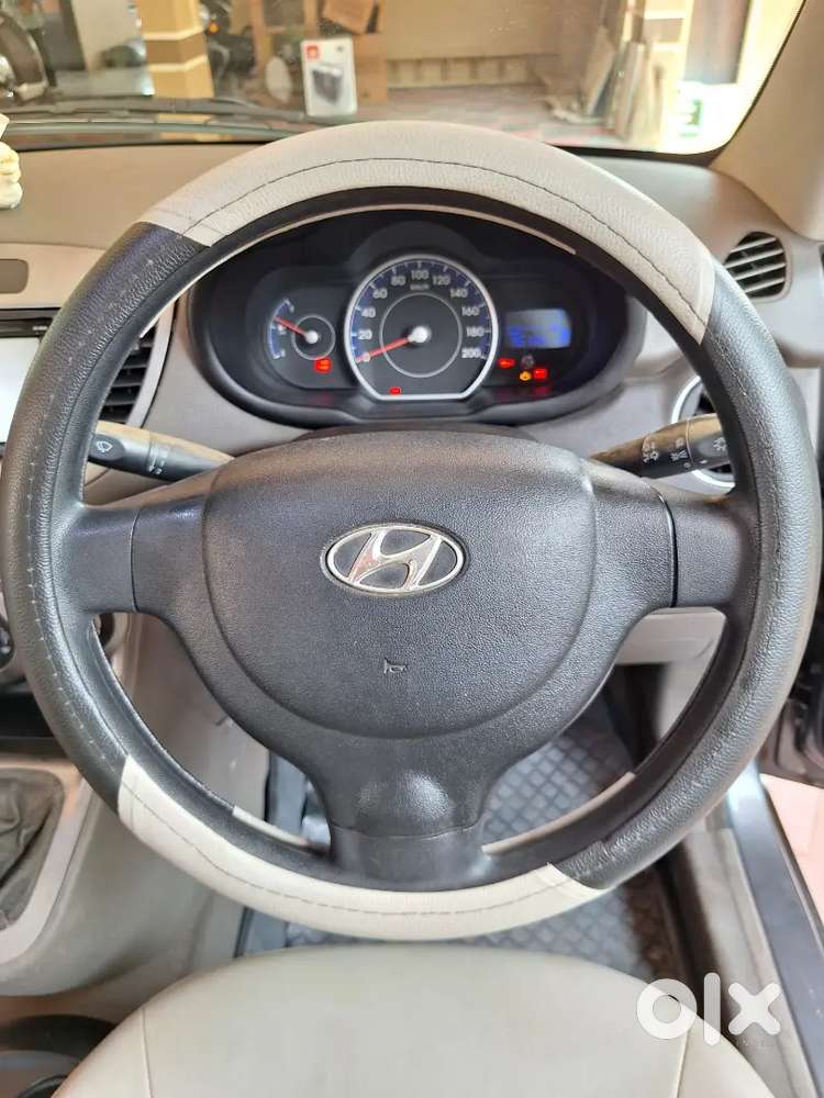 Hyundai I10 Magna 1.1 Petrol & Lpg Is A 5-seater Car