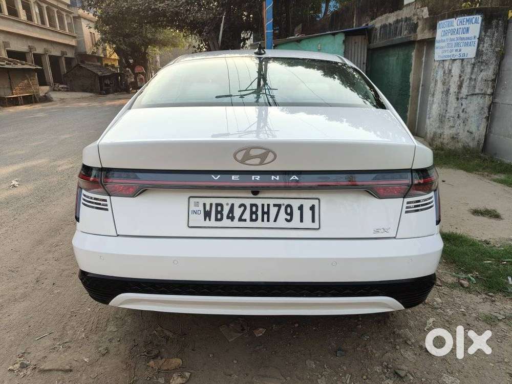 Hyundai Verna 1.5 Sx (o) Vtvt, 2024, Petrol