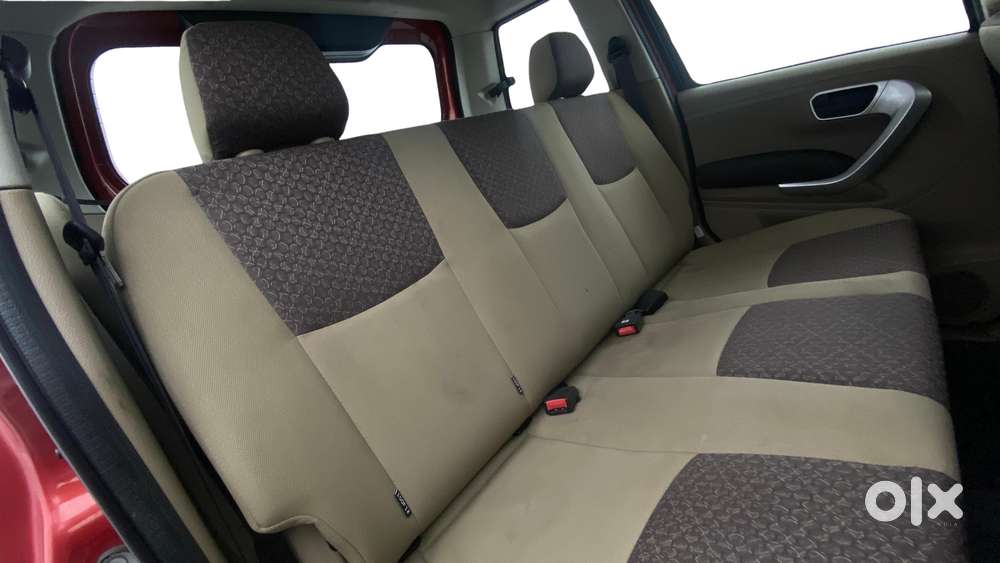 Mahindra Tuv 300 Mhawk100 T8, 2018, Diesel