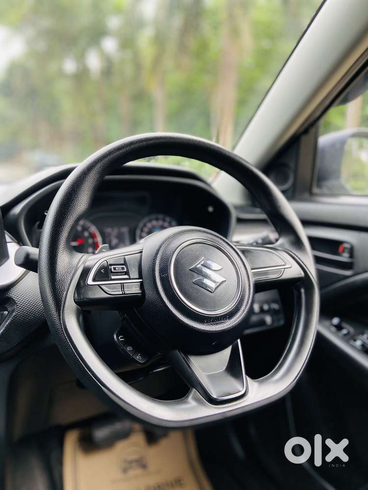 Maruti Suzuki Brezza 1.5 Vxi At Smart Hybrid, 2025, Petrol