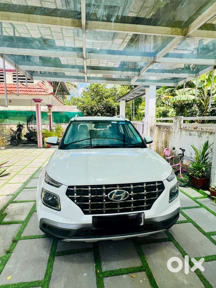 Hyundai Venue Petrol Manual 2019