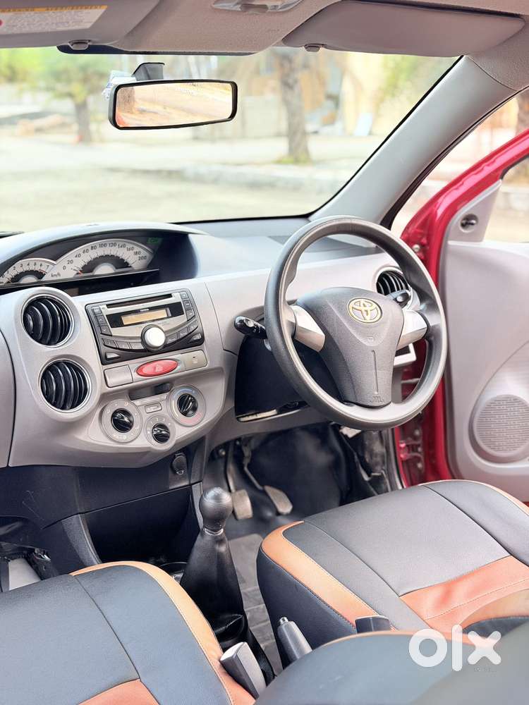 Toyota Etios Liva 2014-2016 V, 2011, Petrol