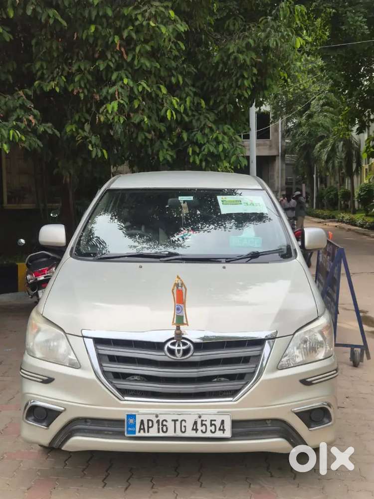 Toyota Innova 2015 Diesel 300000 Km Driven