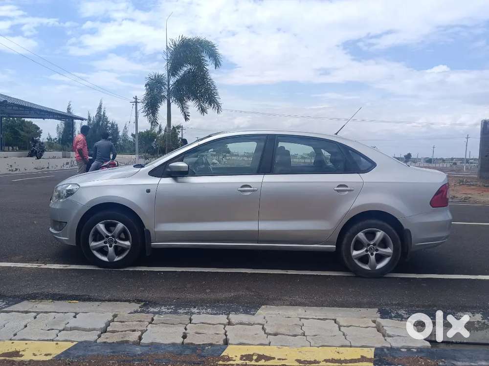 Skoda Rapid Elegance 2013 Petrol Automatic