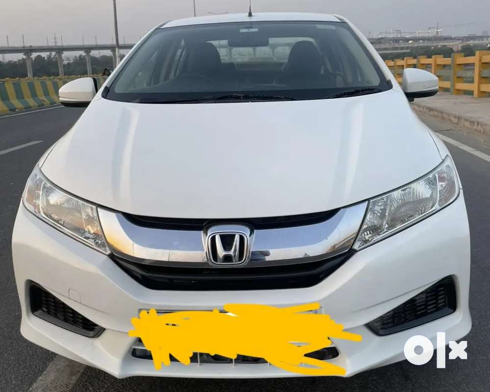 A White Honda City Diesal 2014 Up Noida No Well Maintained Superb Look 