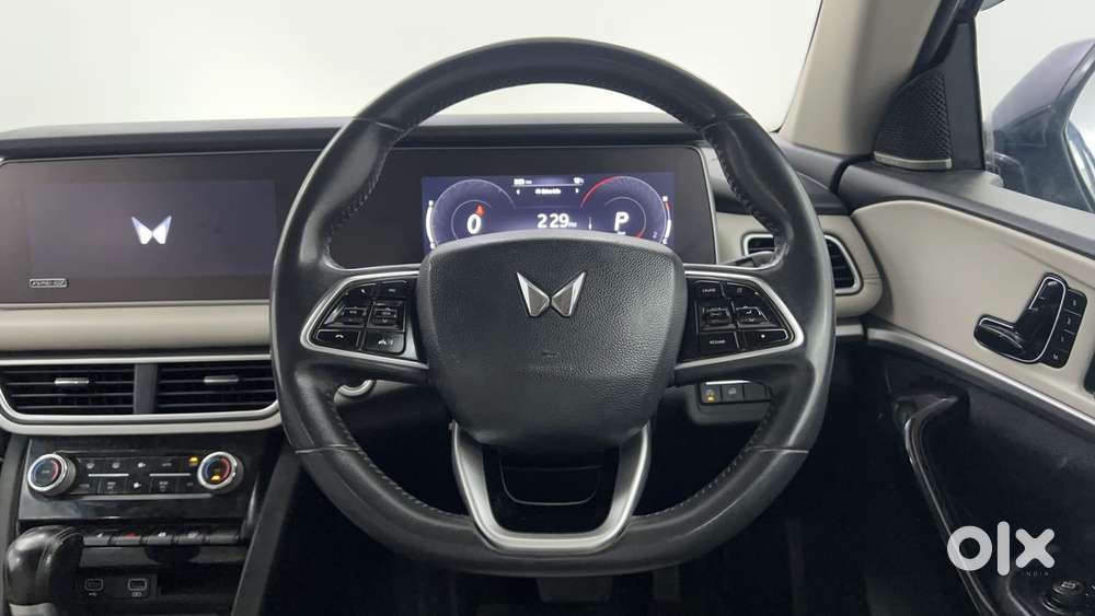 Mahindra Xuv700 2.0 Ax 7 Petrol At Luxury Pack Str, 2022, Petrol