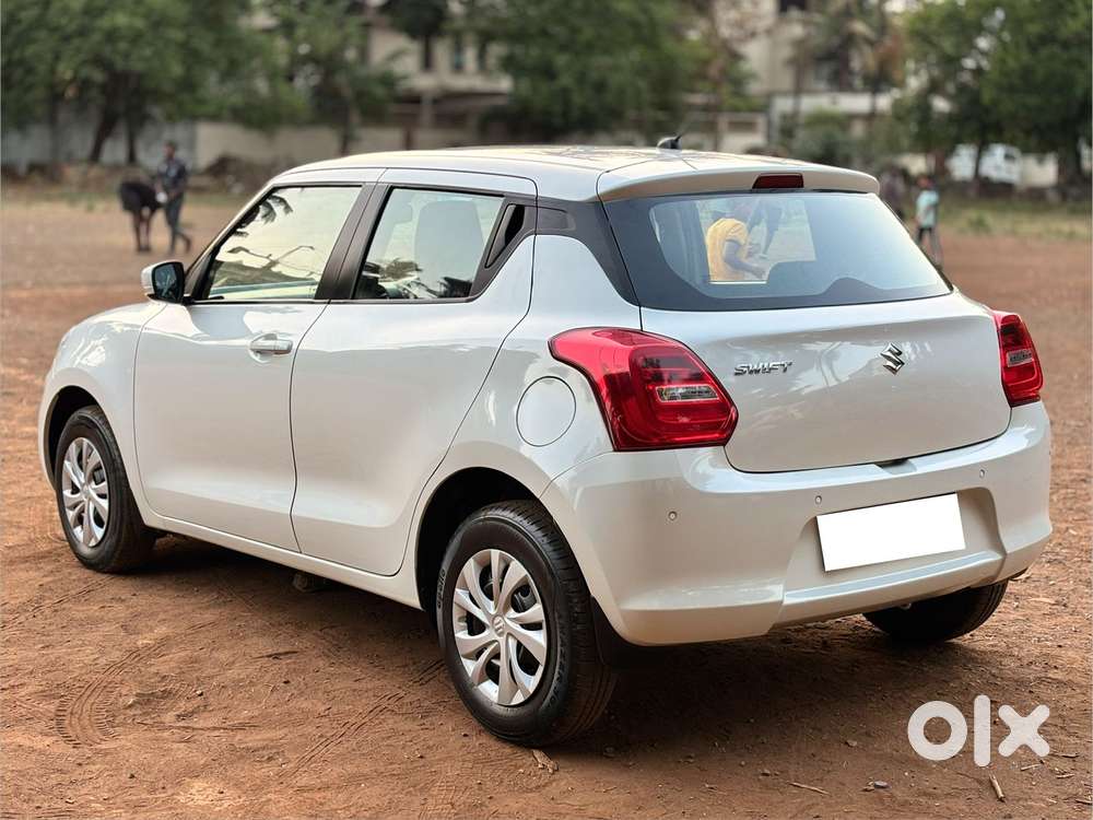 Maruti Suzuki Swift Vxi + Manual, 2024, Petrol