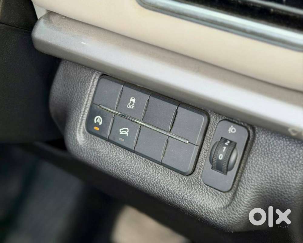 Mahindra Xuv700 2.2 Ax 7 Diesel At Str Awd, 2023, Diesel