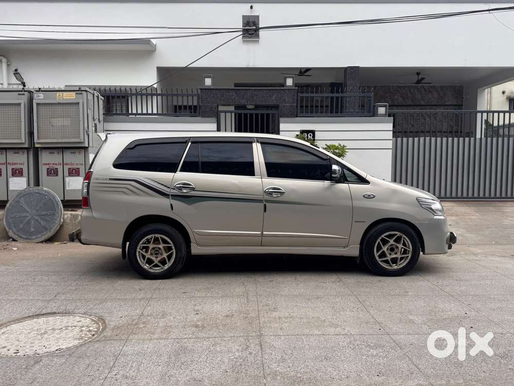 Toyota Innova 2.5 G (diesel) 8 Seater, 2016, Diesel