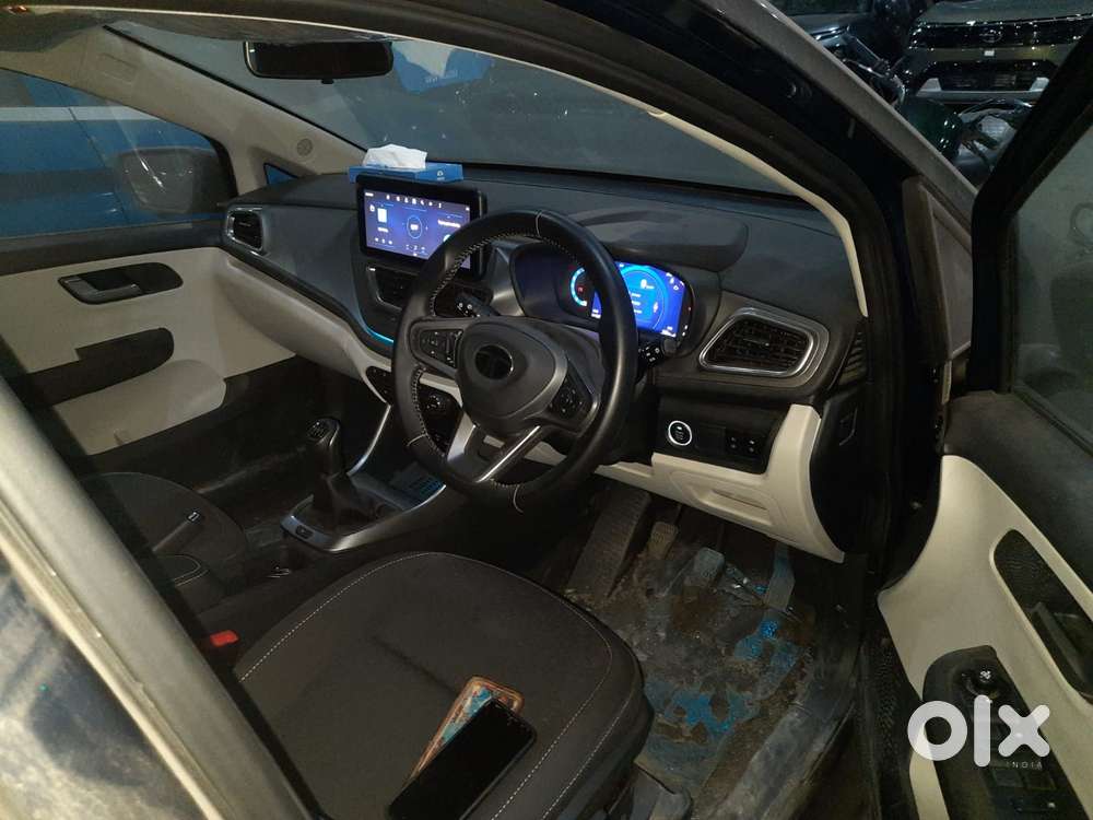 Tata Altroz Xz Plus (s), 2025, Petrol