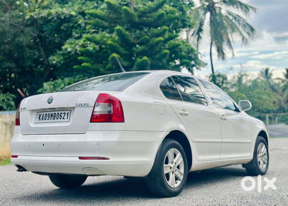 Skoda Laura Elegance 1.9 Tdi Mt, 2014, Diesel