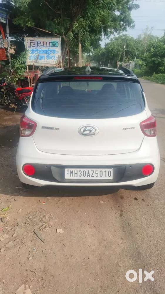 Hyundai Grand I10 Sportz Dual Tone 1.2 Kappa Vtvt Petrol  Manual.