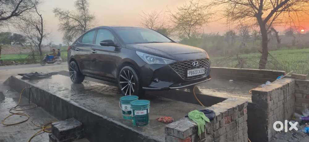 Black Verna 2021 Petrol

Fully Modified Alloy Leds Ambient Light.